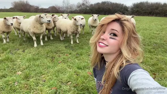 belledelphine video thumbnail