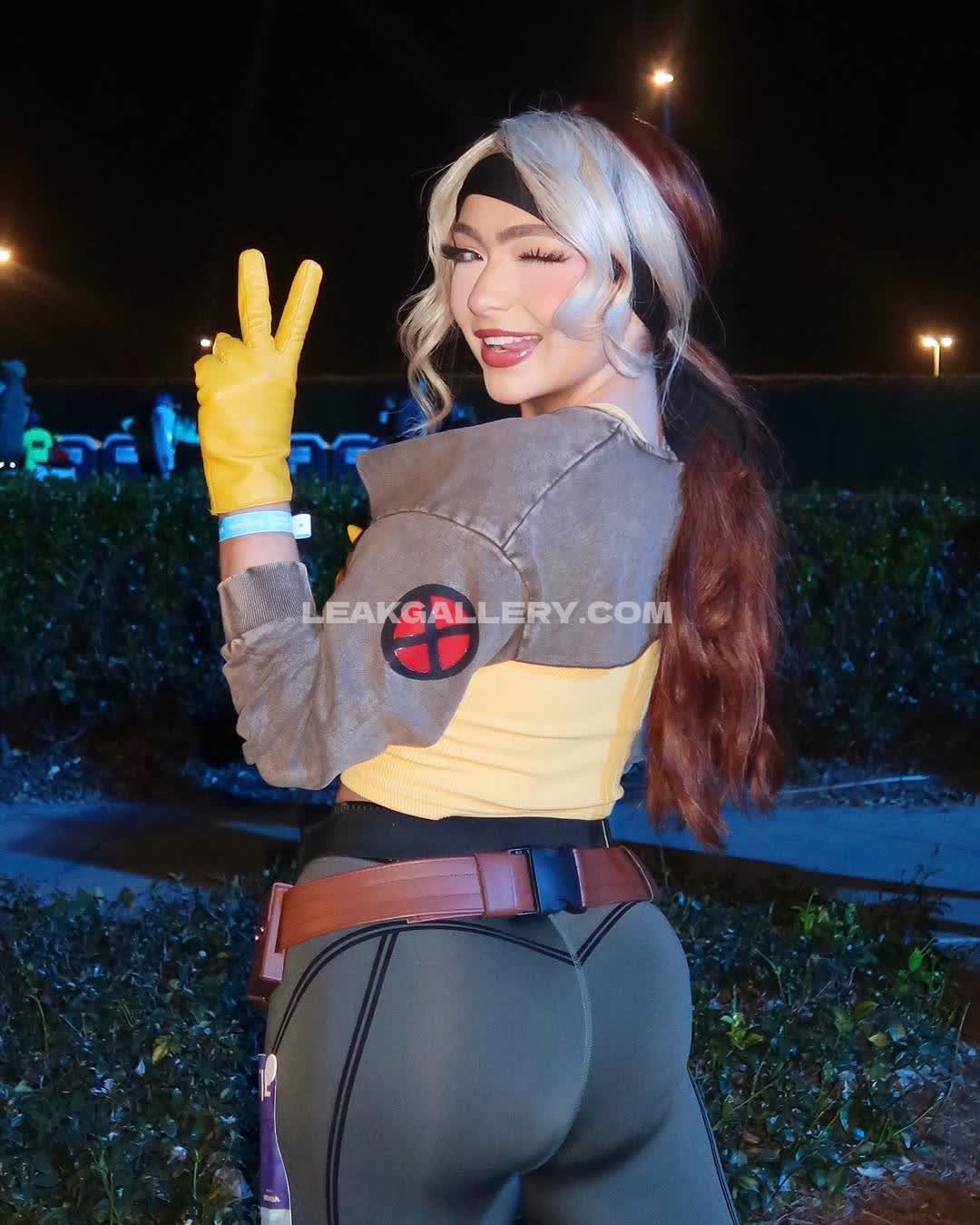 Caitchristinee Exclusive Leaked Nude OnlyFans #9944300
