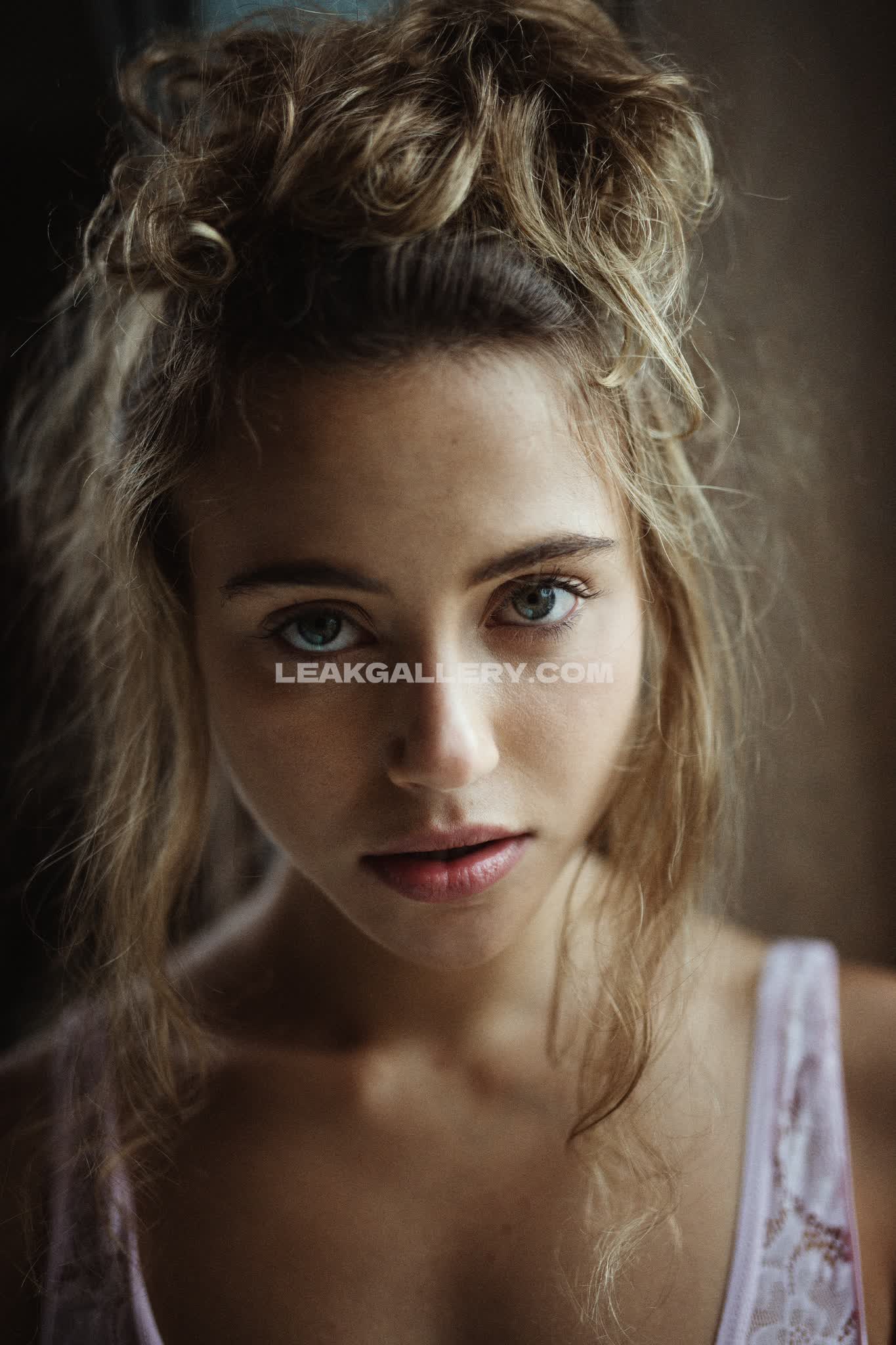 Charlottemckee Exclusive Leaked Nude OnlyFans #9469844