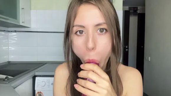 chloe_leafs