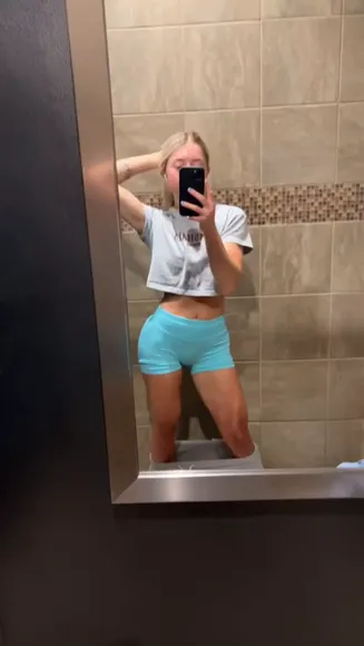 courtneykuhnel video thumbnail