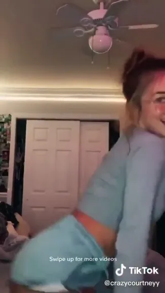 courtneykuhnel video thumbnail