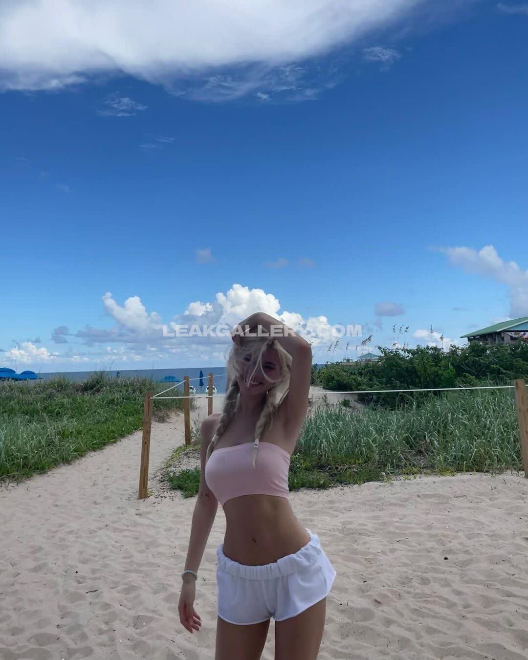 Diakimeko Exclusive Leaked Nude OnlyFans #8438553
