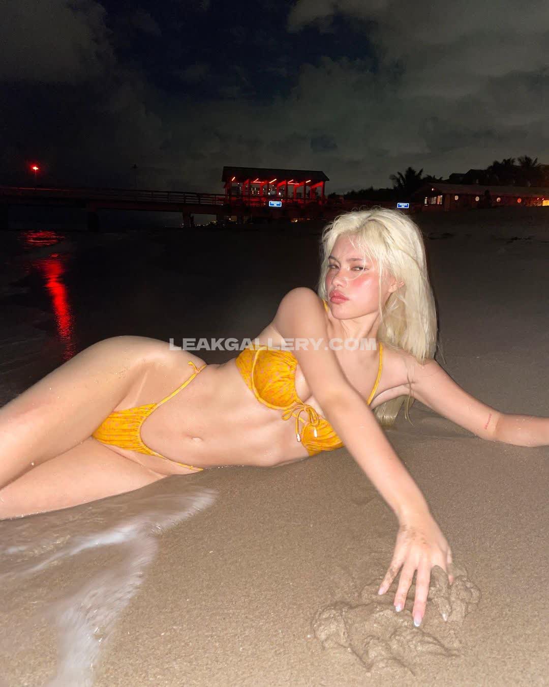 Diakimeko Exclusive Leaked Nude OnlyFans #8439607