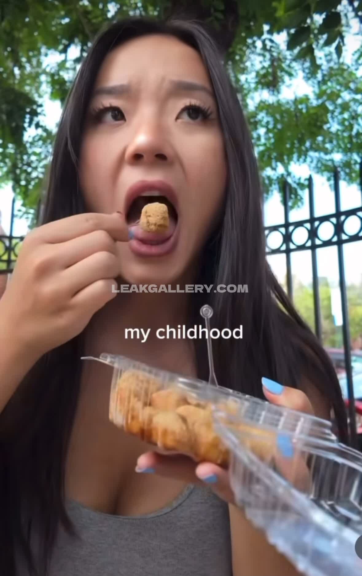 Eating Exklusiv geleakte Nacktbilder von OnlyFans #9408296