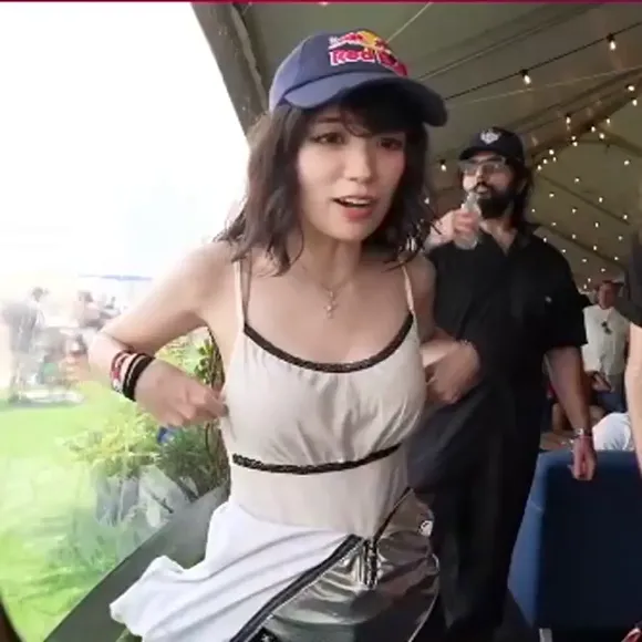 emiru video thumbnail