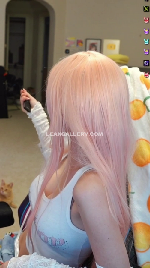 Emiru Exclusieve gelekte naaktcontent van OnlyFans #10551387