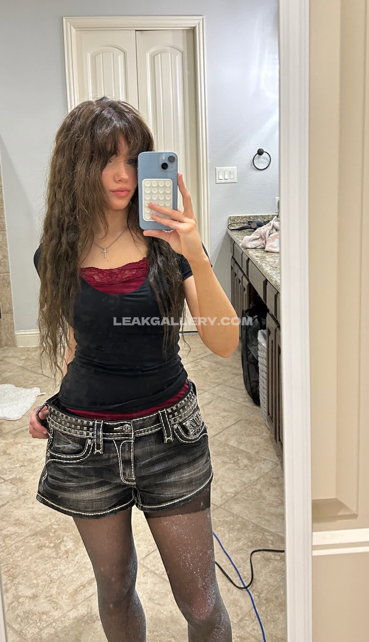 Emmyuh Exclusive Leaked Nude OnlyFans #9131789