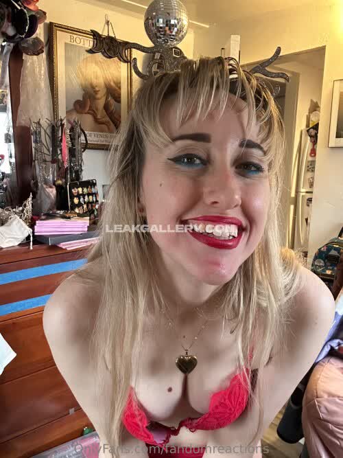 Fandomreactions Exclusive Leaked Nude OnlyFans #10767316