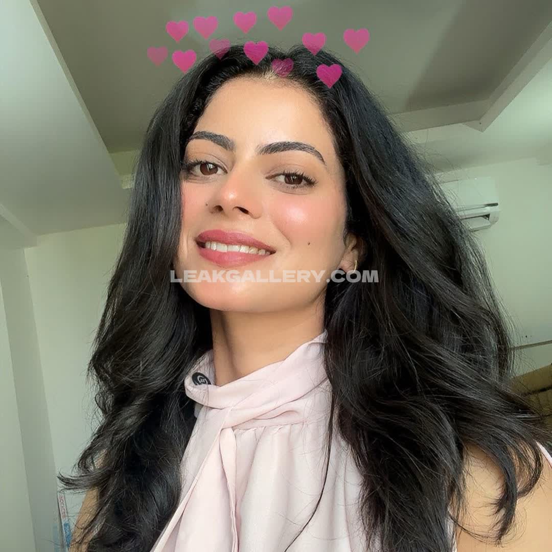 Fizachoudharyofficial Exclusive Leaked Nude OnlyFans #9454084