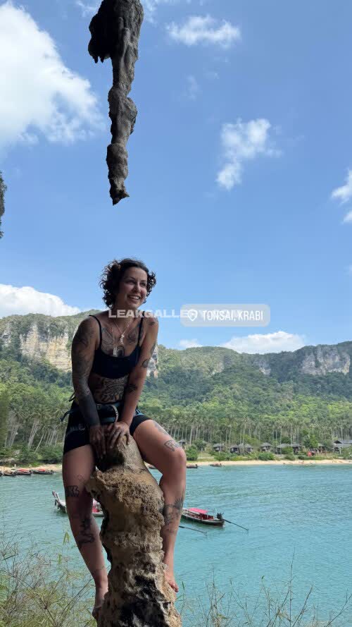 Gattouz0 / Gattouz / stupidstepsister Exclusive Leaked Nude OnlyFans #10847974
