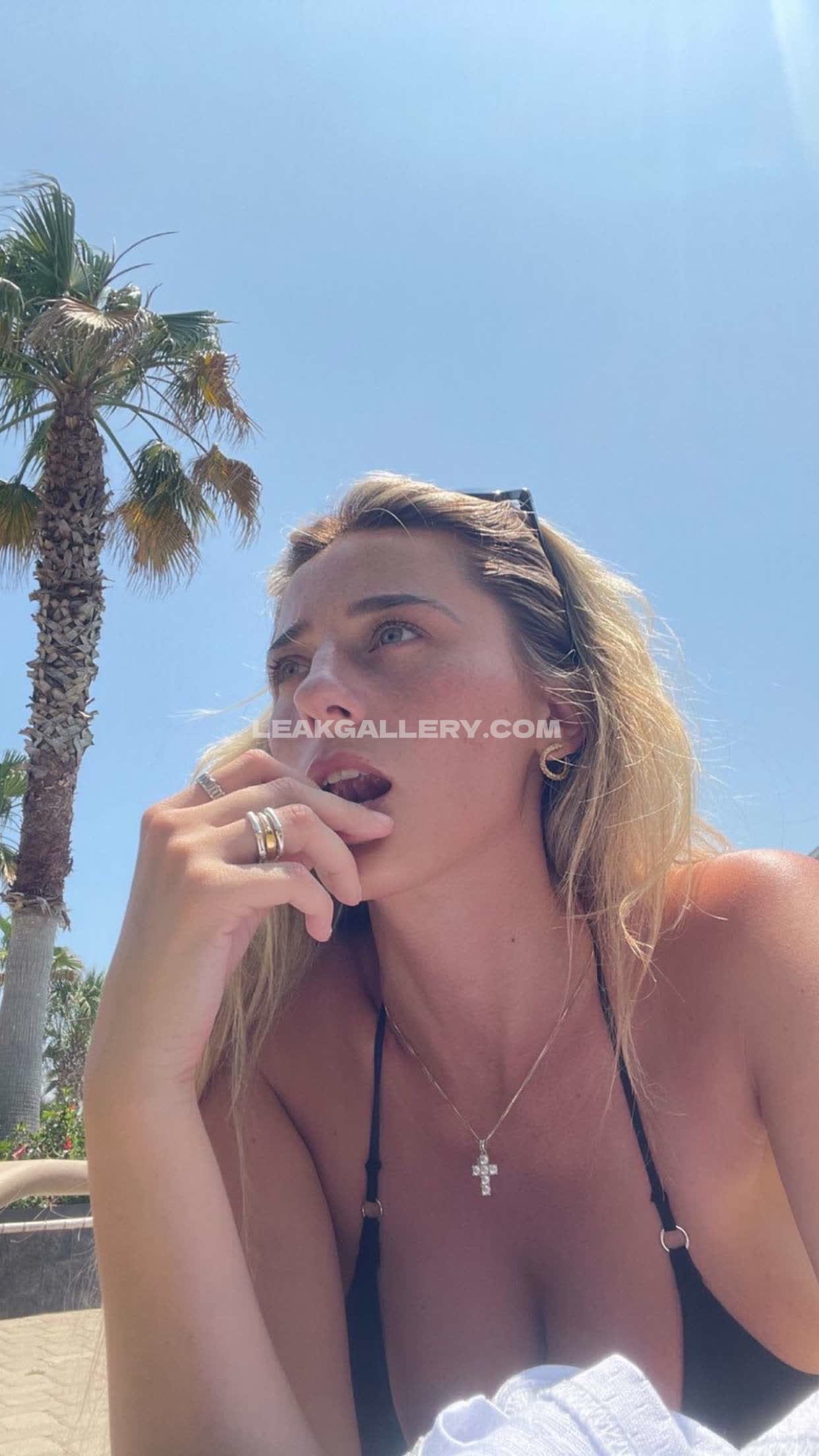 Hadelinemope Exclusive Leaked Nude OnlyFans #9261098