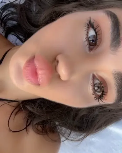 husvjall video thumbnail