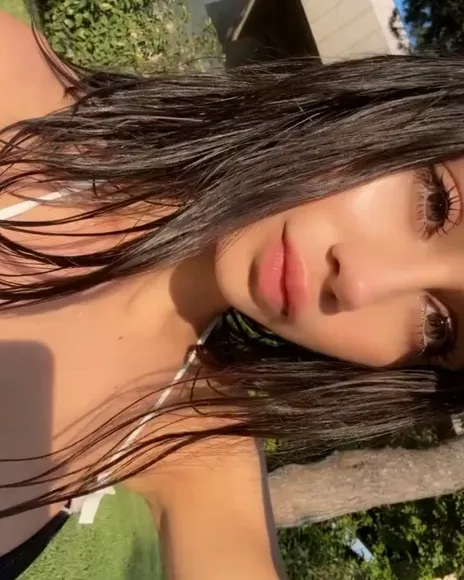husvjall video thumbnail