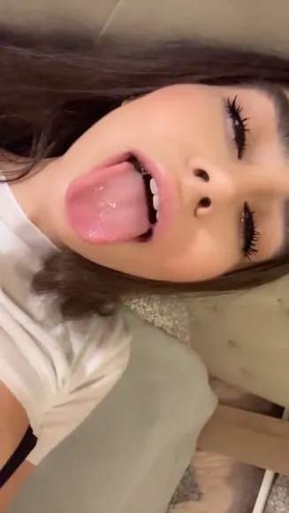 husvjall video thumbnail