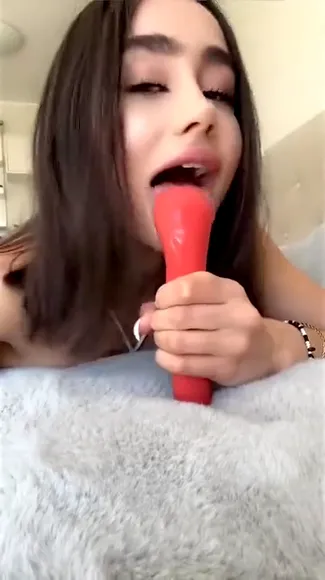 husvjall video thumbnail