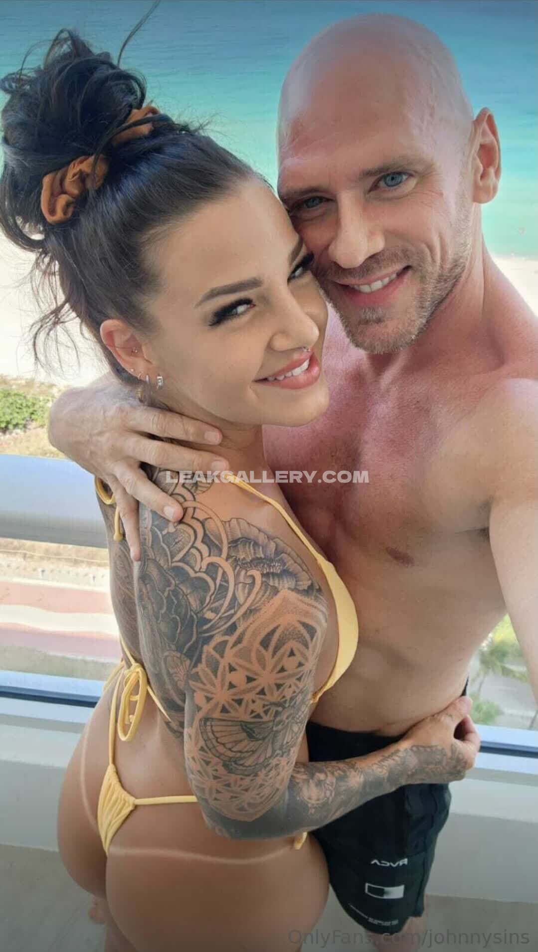 Johnnysins / macymeadows Exclusive Leaked Nude OnlyFans #9934714