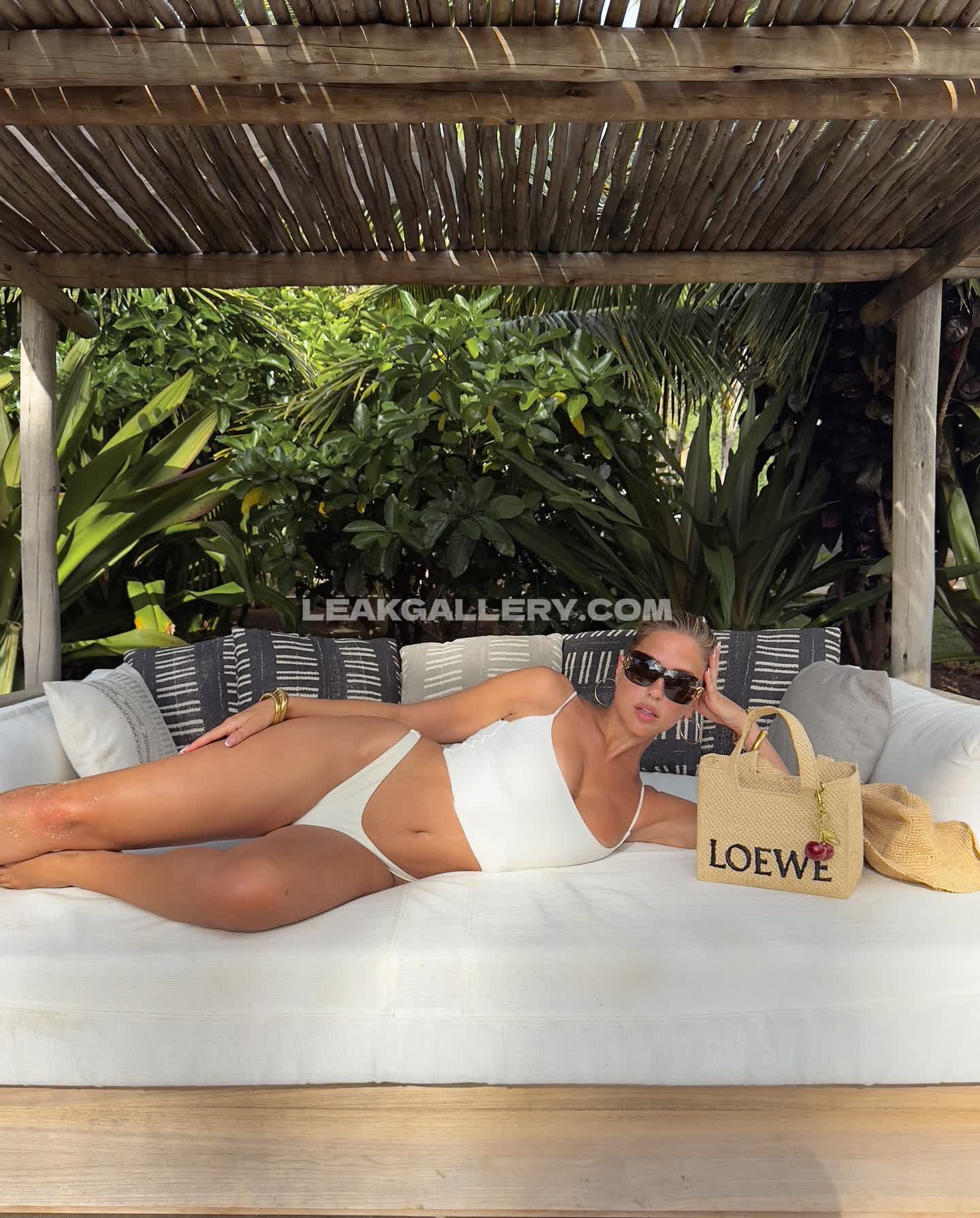 Karajewelll Exclusive Leaked Nude OnlyFans #9370324