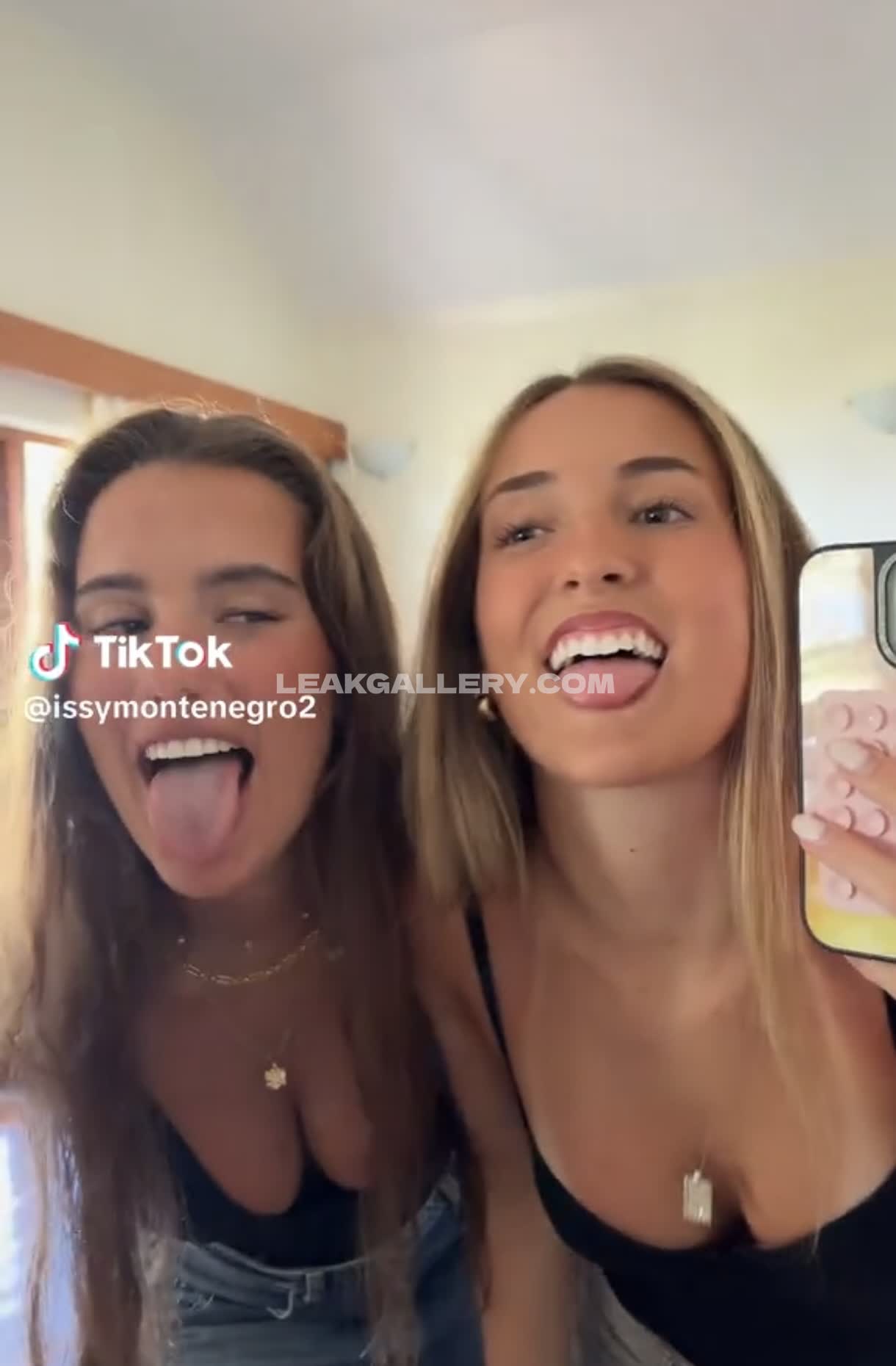 Lauramjj_ Exclusive Leaked Nude OnlyFans #9437619