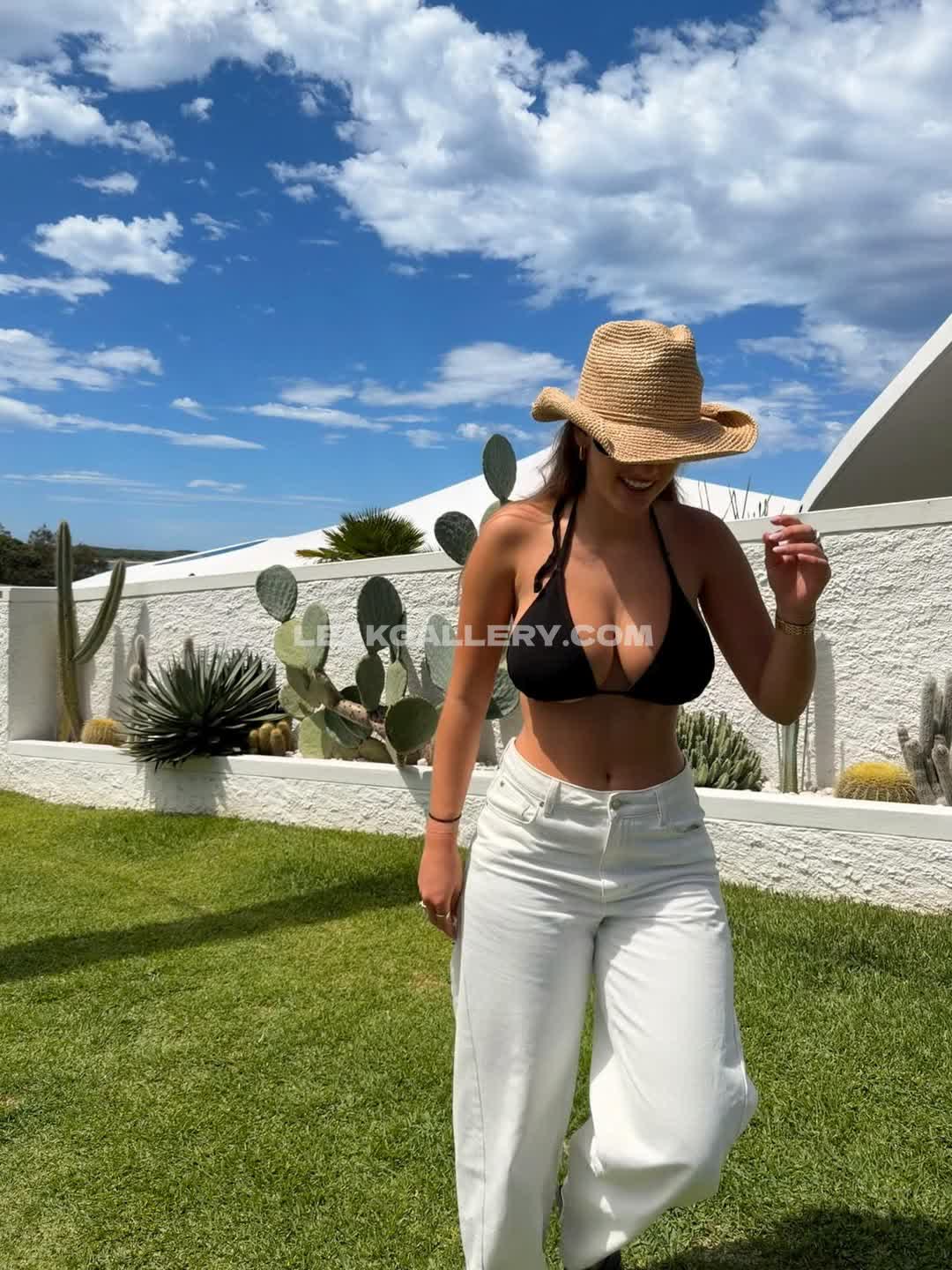 Lauramjj_ Exclusive Leaked Nude OnlyFans #10177979