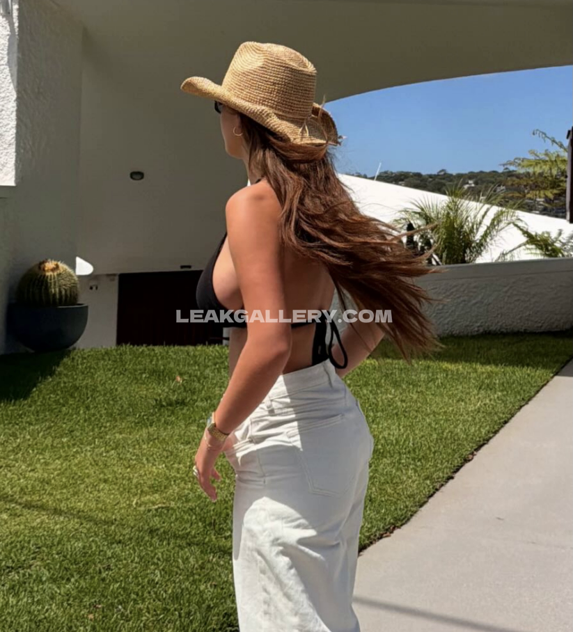 Lauramjj_ Exclusive Leaked Nude OnlyFans #10165315
