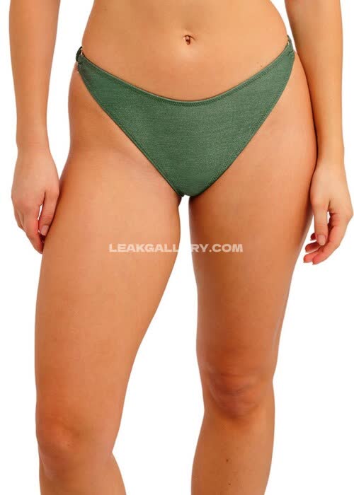 Lauraoganessian Exclusive Leaked Nude OnlyFans #10703315
