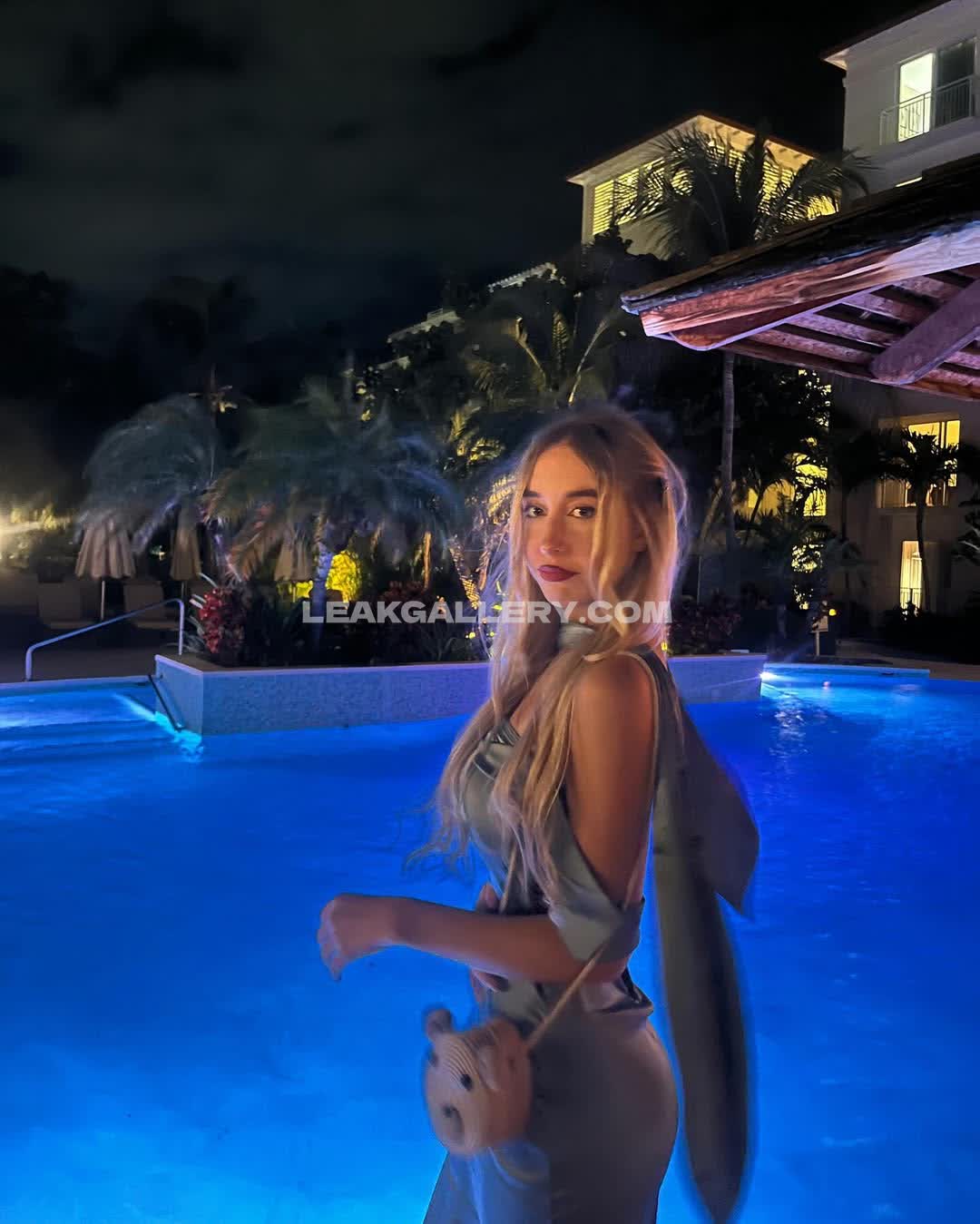 Leaberry_ Exclusive Leaked Nude OnlyFans #9911569