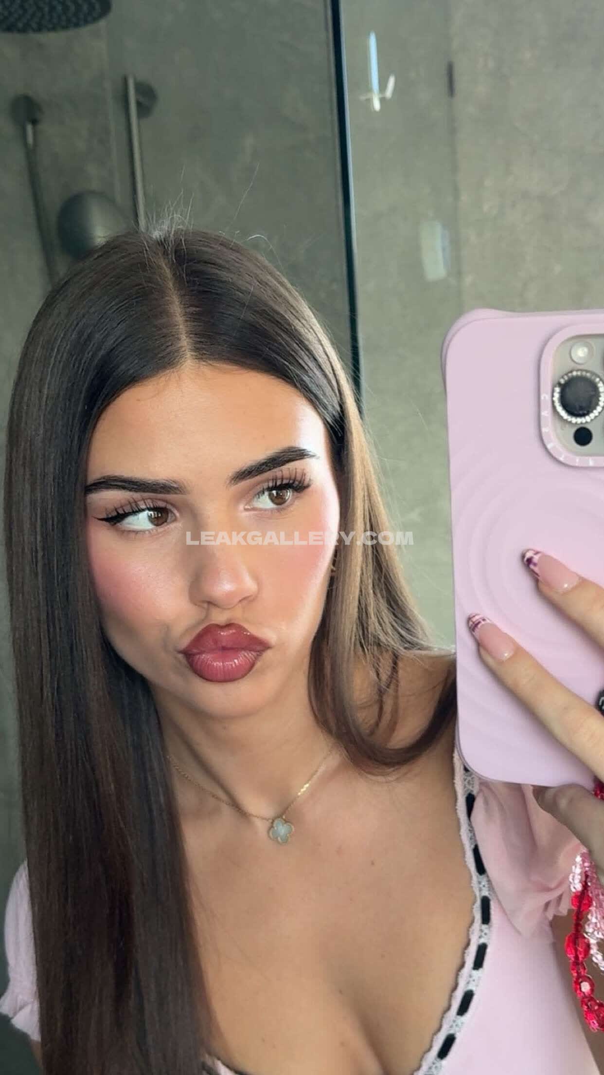 Leahhalton / leahholton Exclusive Leaked Nude OnlyFans #9254316