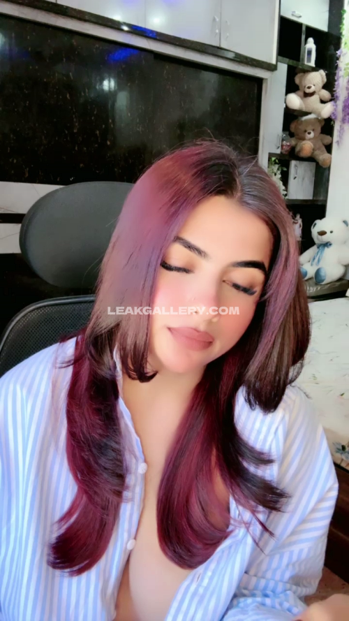 Lilhoneybeebuzz Exclusive Leaked Nude OnlyFans #10917773