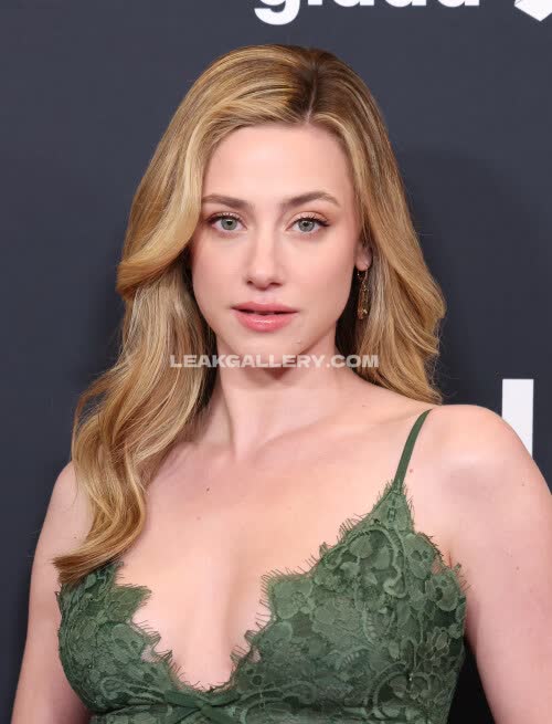 Lilireinhart Exclusive Leaked Nude OnlyFans #10927049