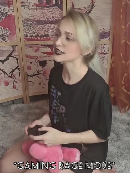 lillienue video thumbnail