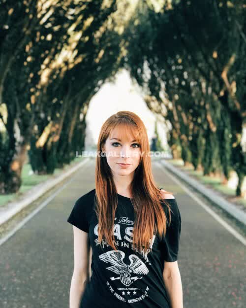 Lisafoiles Exclusive Leaked Nude OnlyFans #10707677