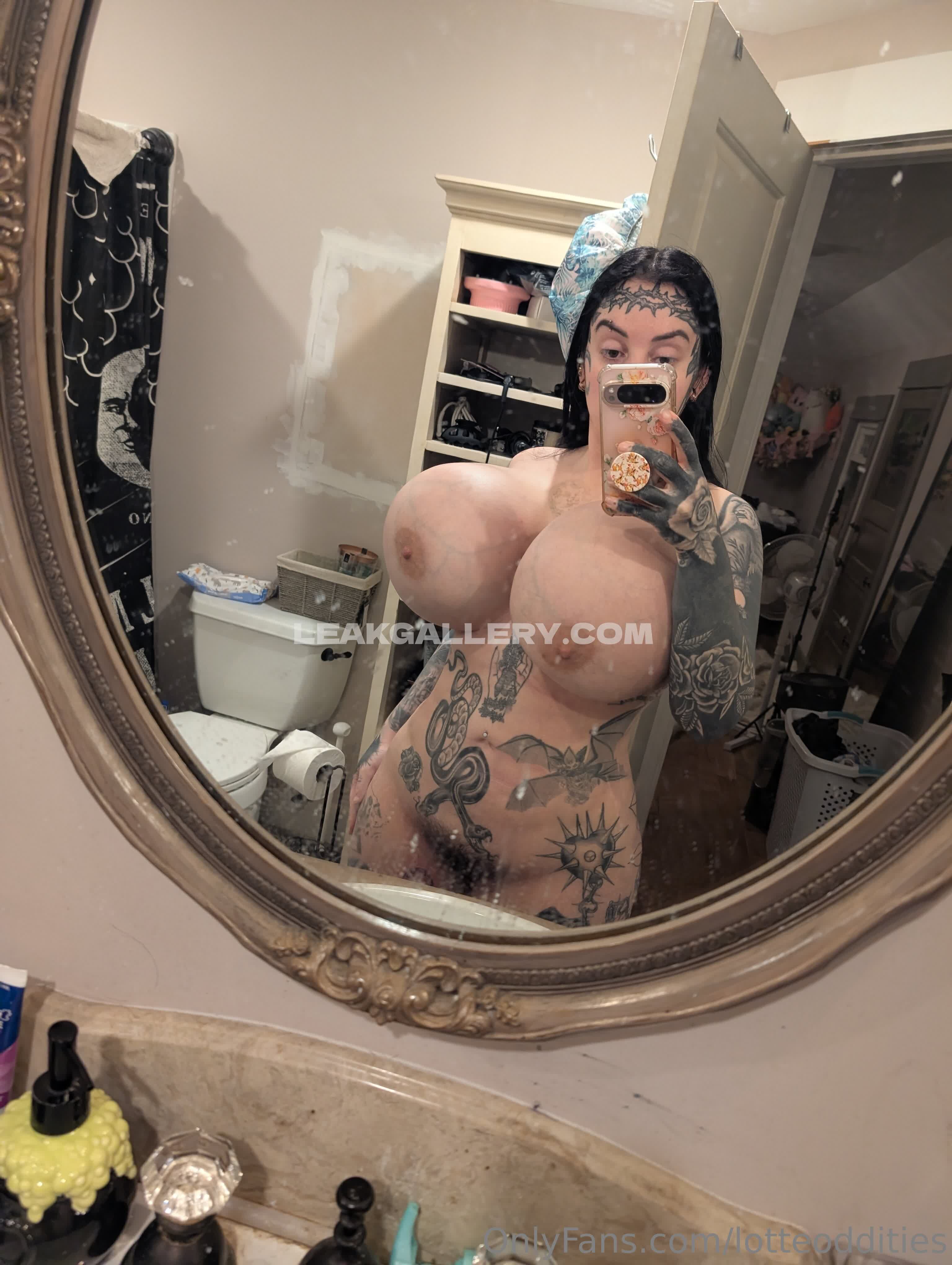 Lotteodditiesfree / lotteoddities Exclusive Leaked Nude OnlyFans #8756078