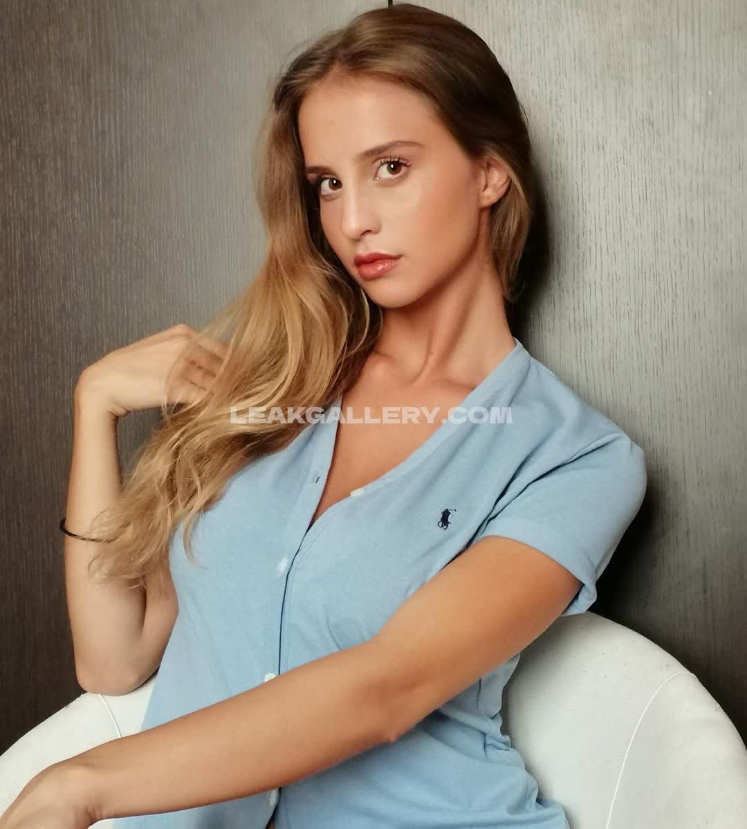 Meriarreghini Exclusive Leaked Nude OnlyFans #9420009