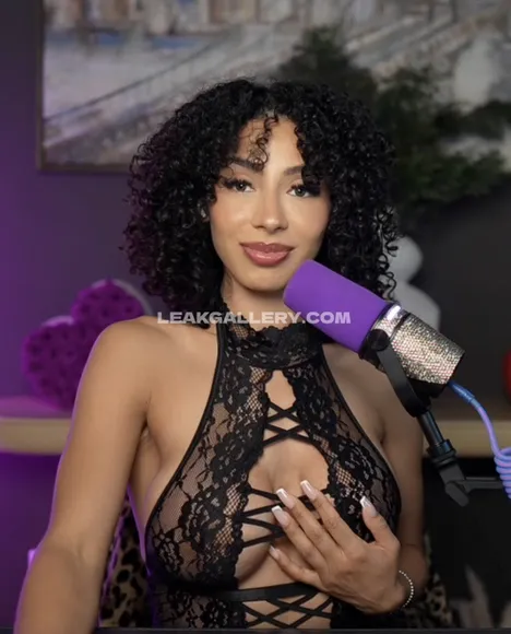 Miasorety Lace Bodysuit Tease OnlyFans Photo Leaked