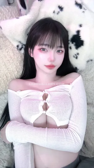 Mo_zzi Exclusive Leaked Nude OnlyFans #9167895