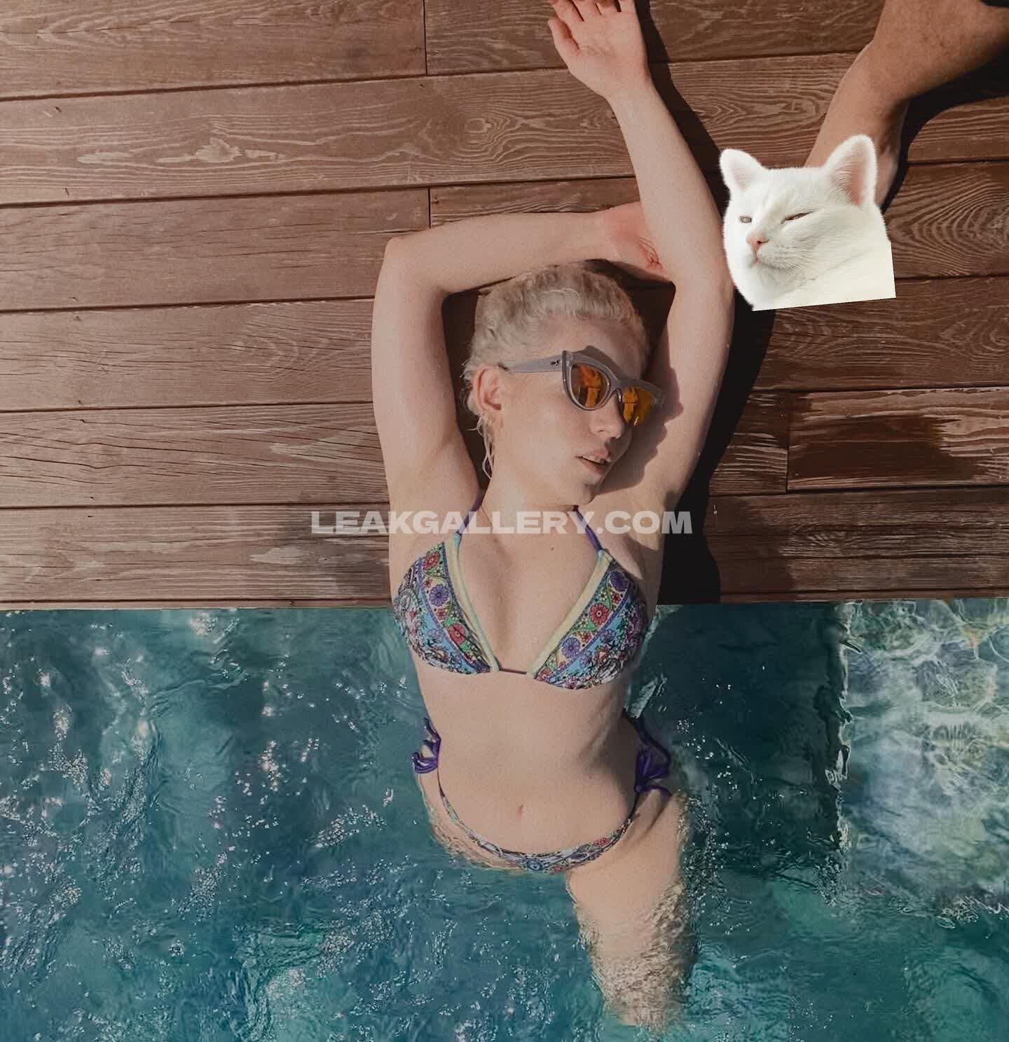 Napiyoruzbizki Exclusive Leaked Nude OnlyFans #9889423