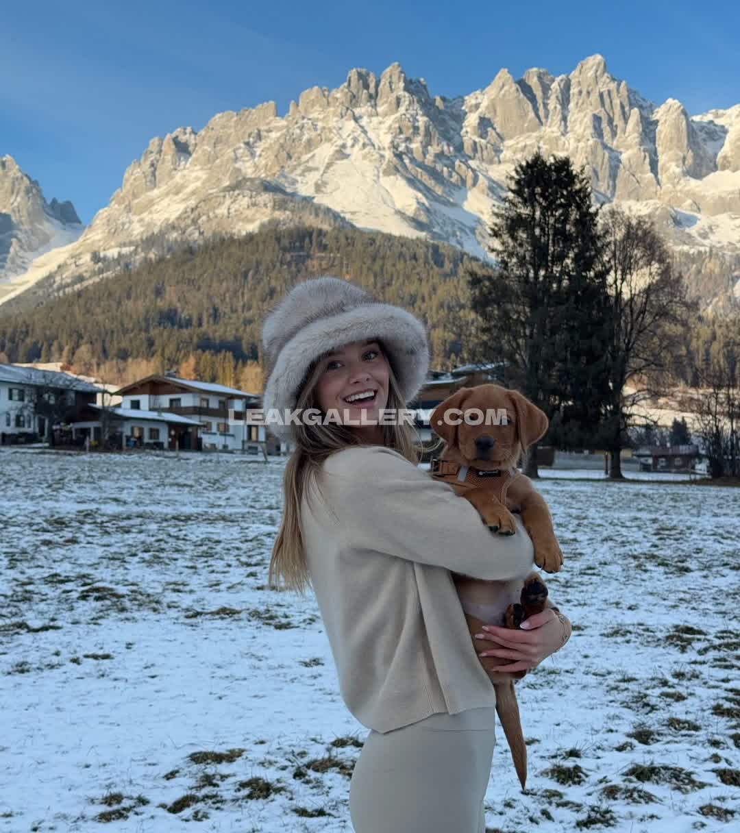 Nicolacavanis Exclusive Leaked Nude OnlyFans #9361651