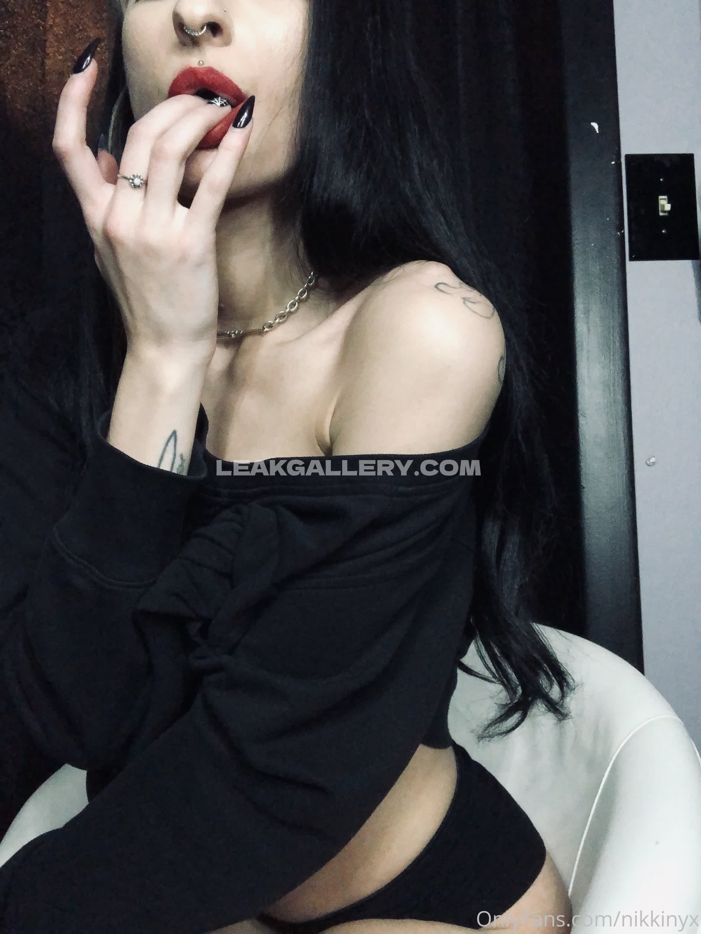 Nikkinyxx Exclusive Leaked Nude OnlyFans #10036182