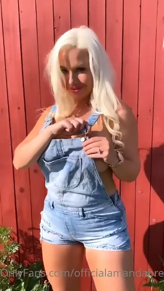 officialamandabreden