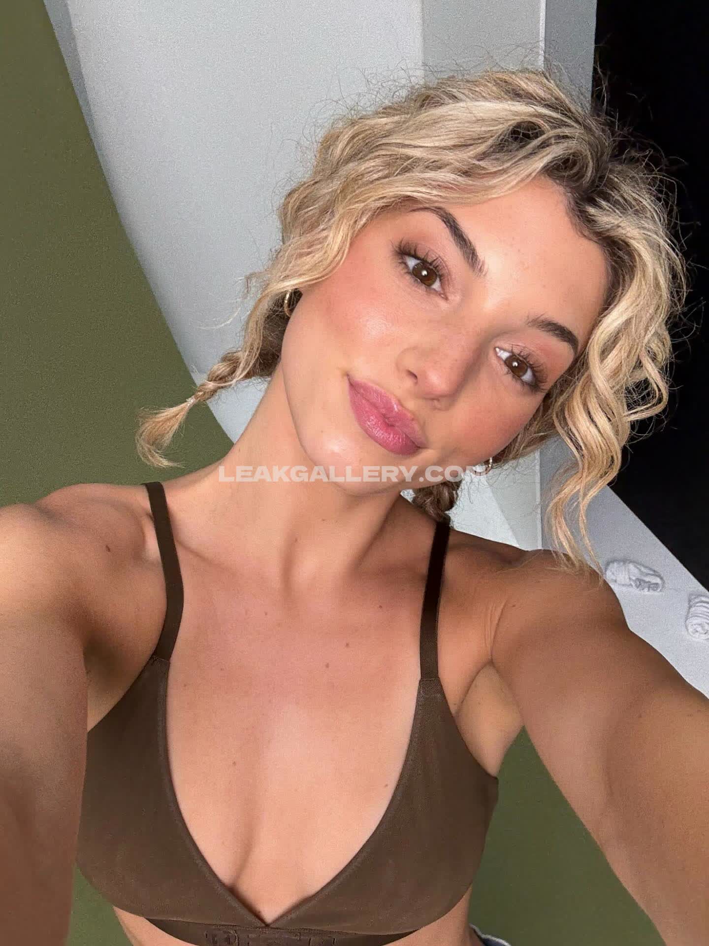 Overtimemegan / overtimemeg Exclusive Leaked Nude OnlyFans #9234154