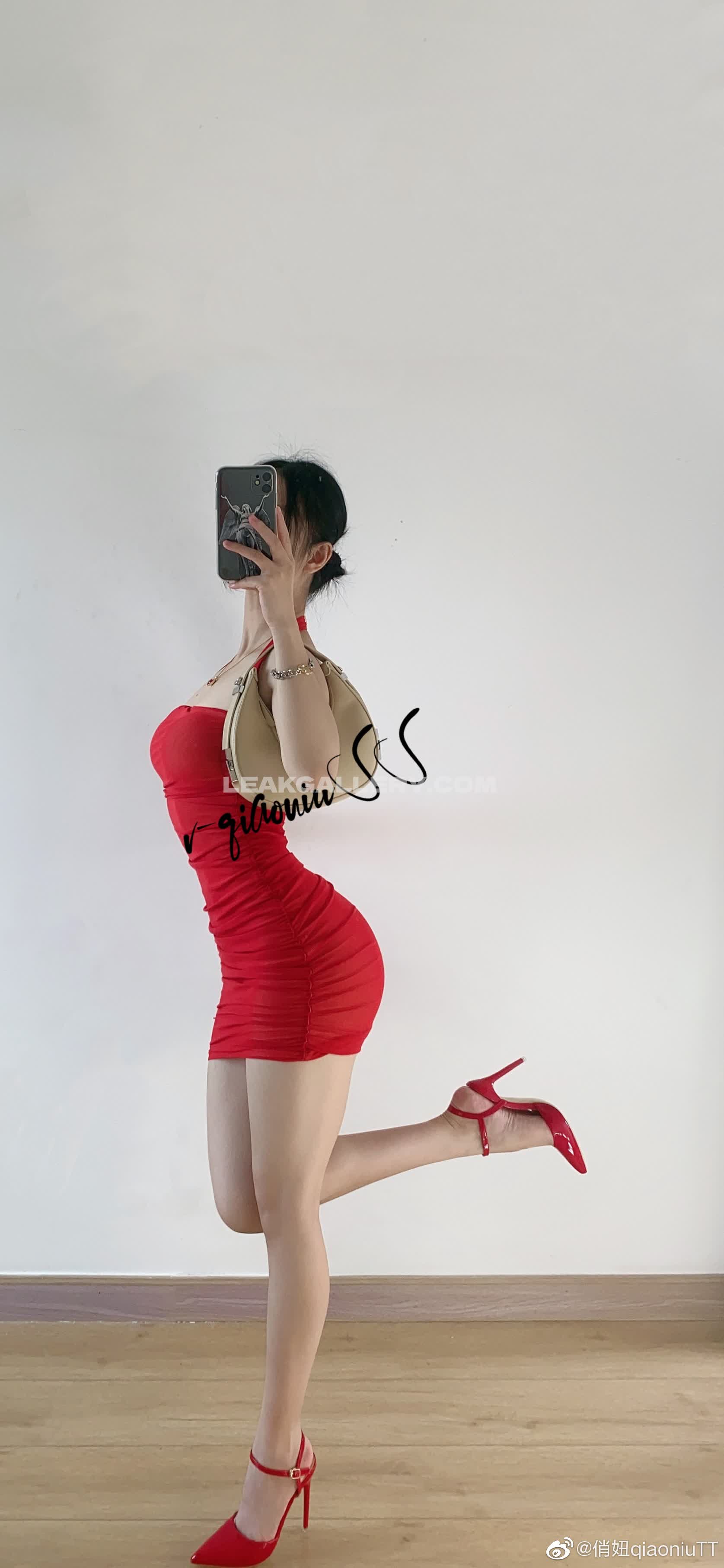 Qiaoniutt Exclusive Leaked Nude OnlyFans #9835512