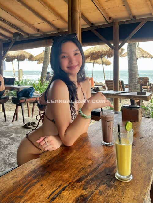 Reiqi Exclusive Leaked Nude OnlyFans #10660483