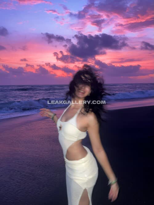 Reiqi Exclusive Leaked Nude OnlyFans #10645178