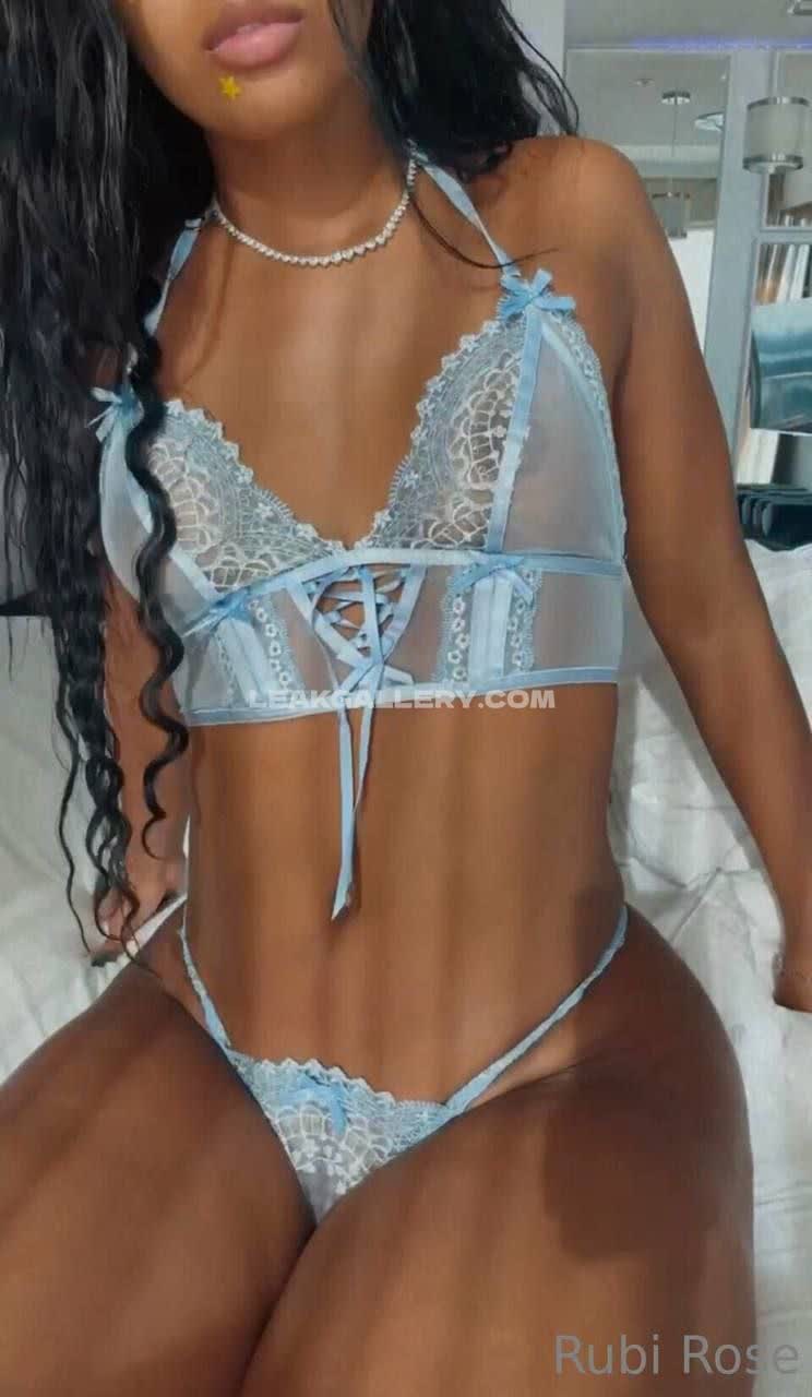 Rubirose Exclusieve gelekte naaktcontent van OnlyFans #9679803