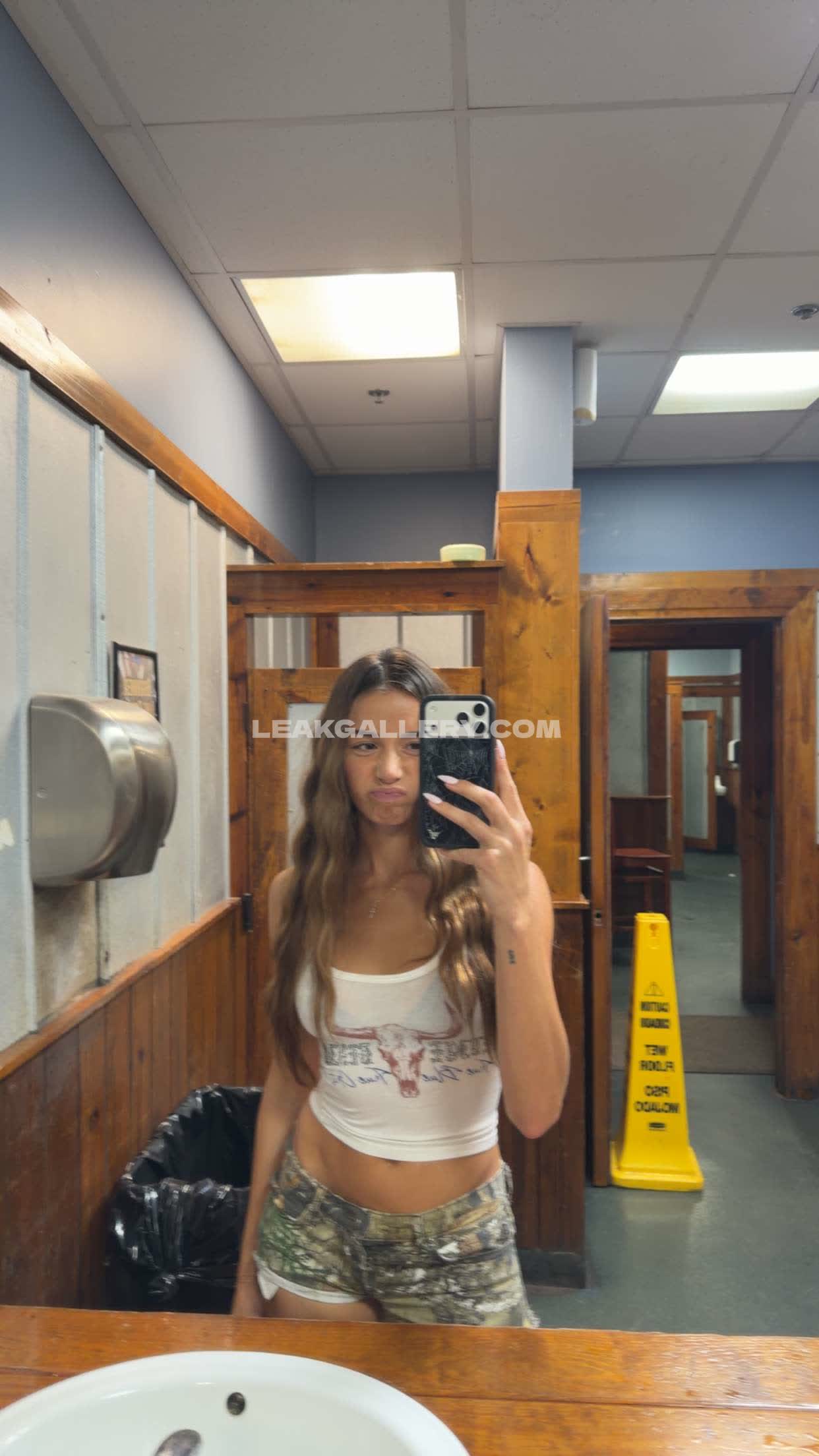 Sadiemckenna Exclusive Leaked Nude OnlyFans #9257021