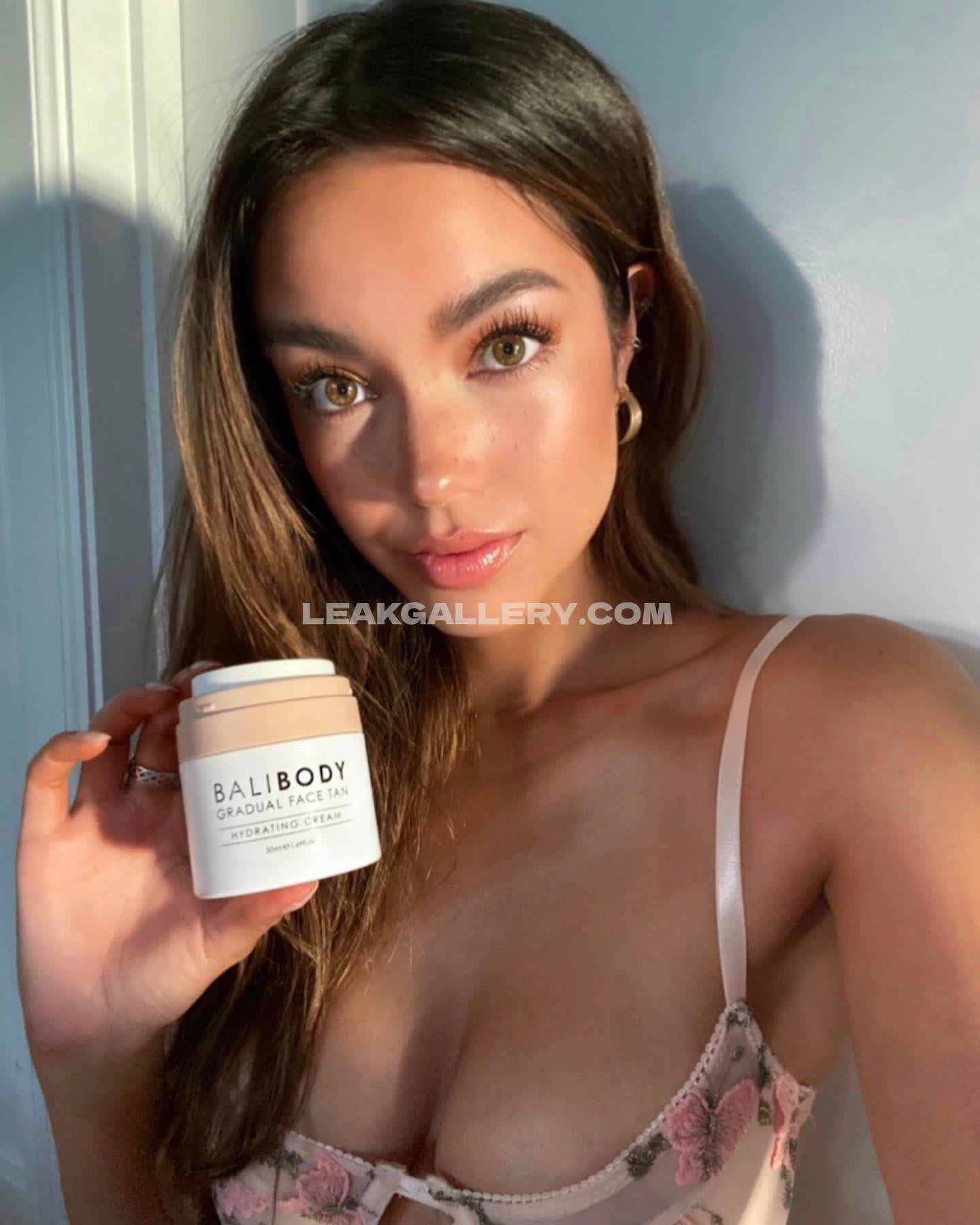 Sarahhllewis Exclusive Leaked Nude OnlyFans #9475254