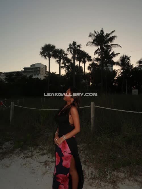 Siennahollanddd Exclusive Leaked Nude OnlyFans #10701948
