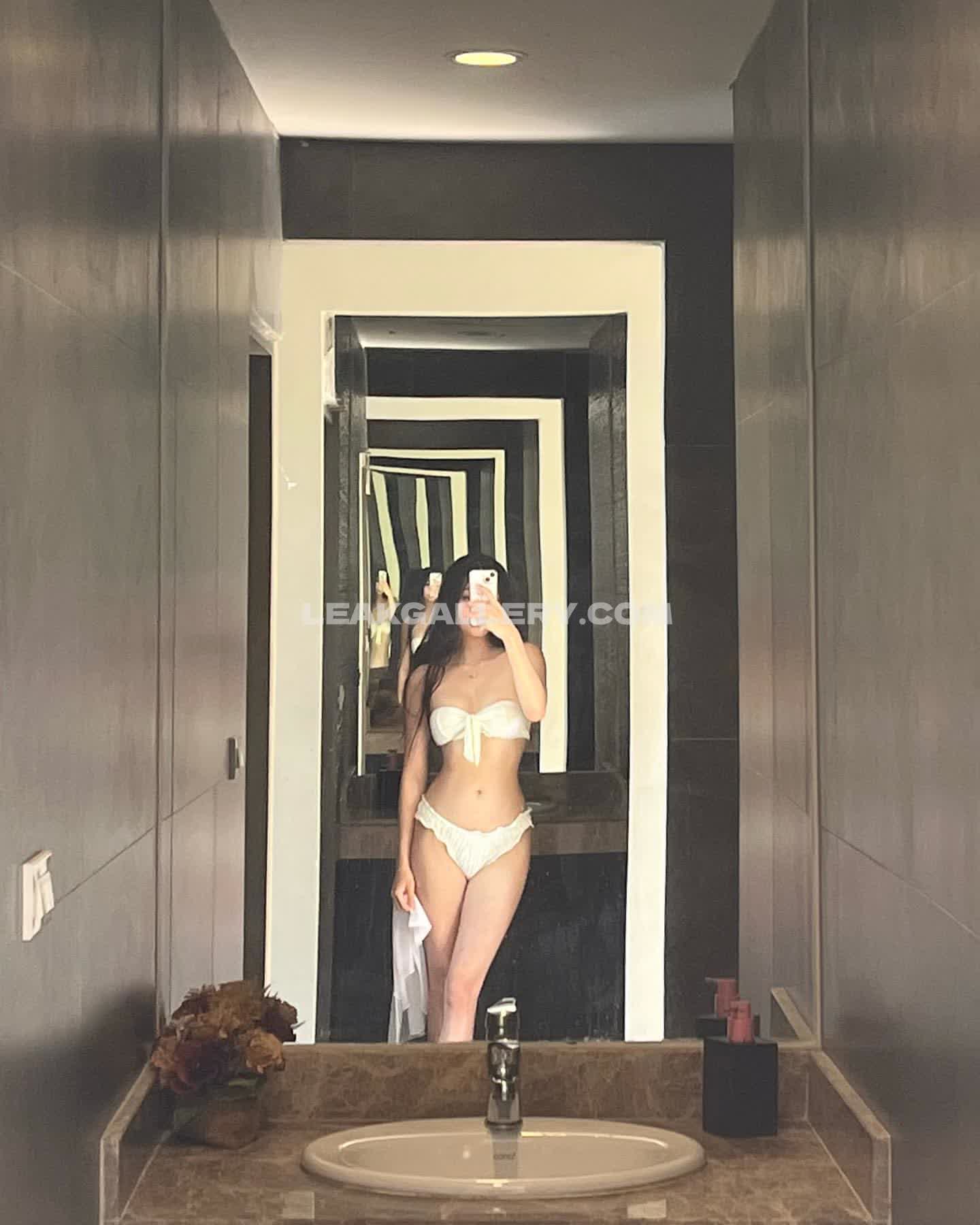 Skymarieeuh Exclusive Leaked Nude OnlyFans #10154698