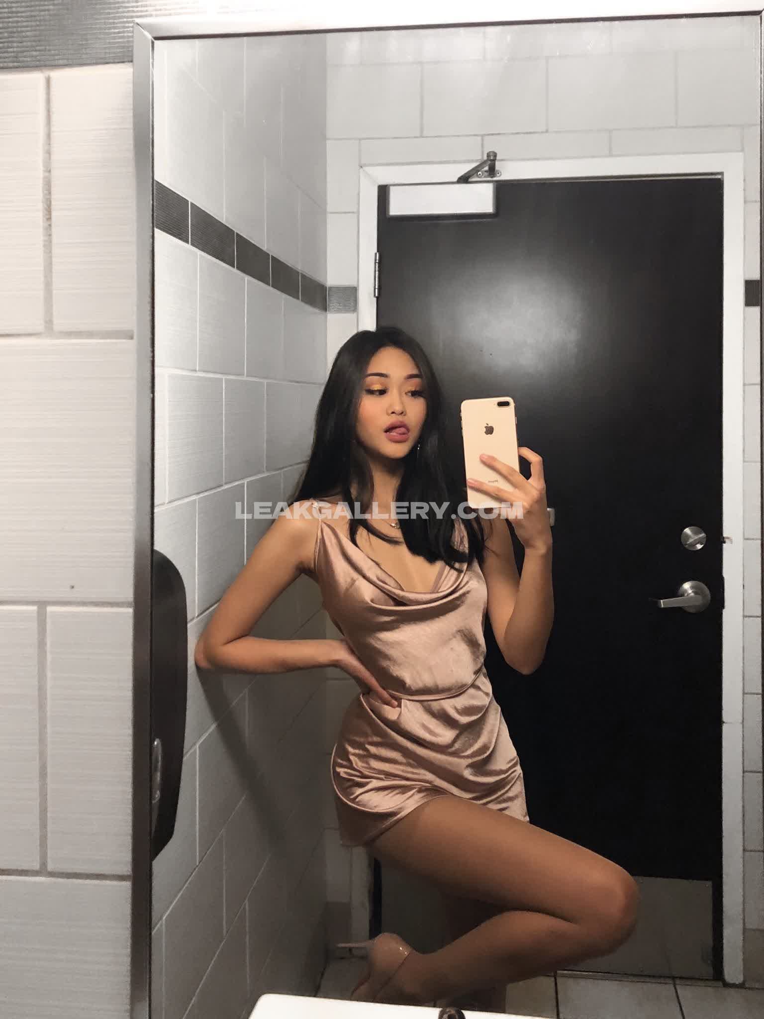 Skymarieeuh Exclusive Leaked Nude OnlyFans #10154632